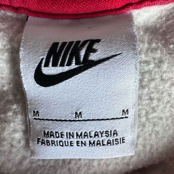 Nike Festive Sweatshirt Quilt Pattern Youth Size Medium - Picture 3 of 12